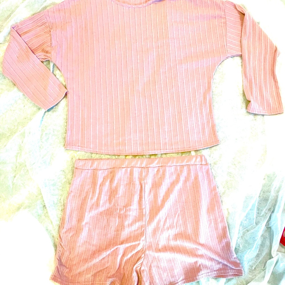 Maternity lounging set.